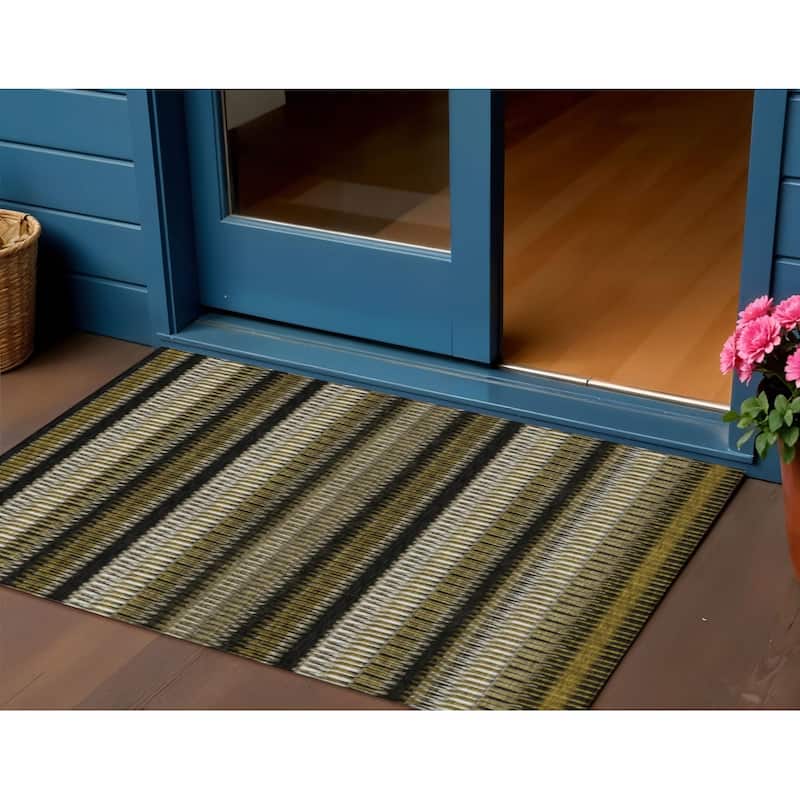 HomeRoots Striped Transitional Rectangle Outdoor Rug - 3' x 5'