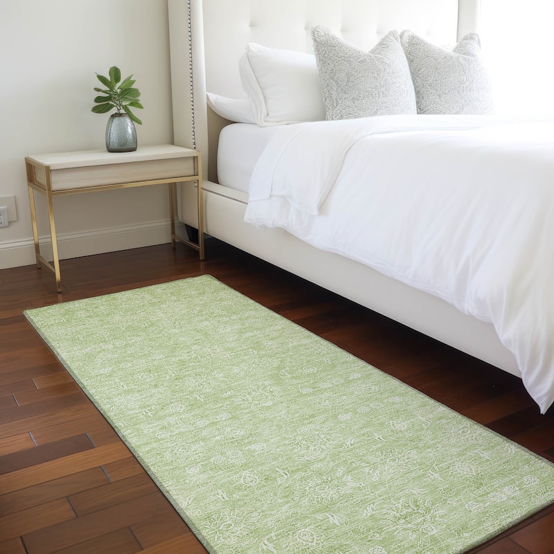Machine Washable Indoor/ Outdoor Chantille Traditional Floral Rug - Aloe - 2'3" x 7'6"