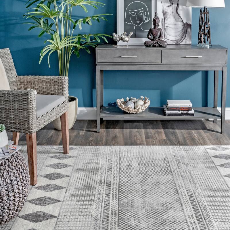 Nuloom Mosaic Tribal Stripes Solid Area Rug