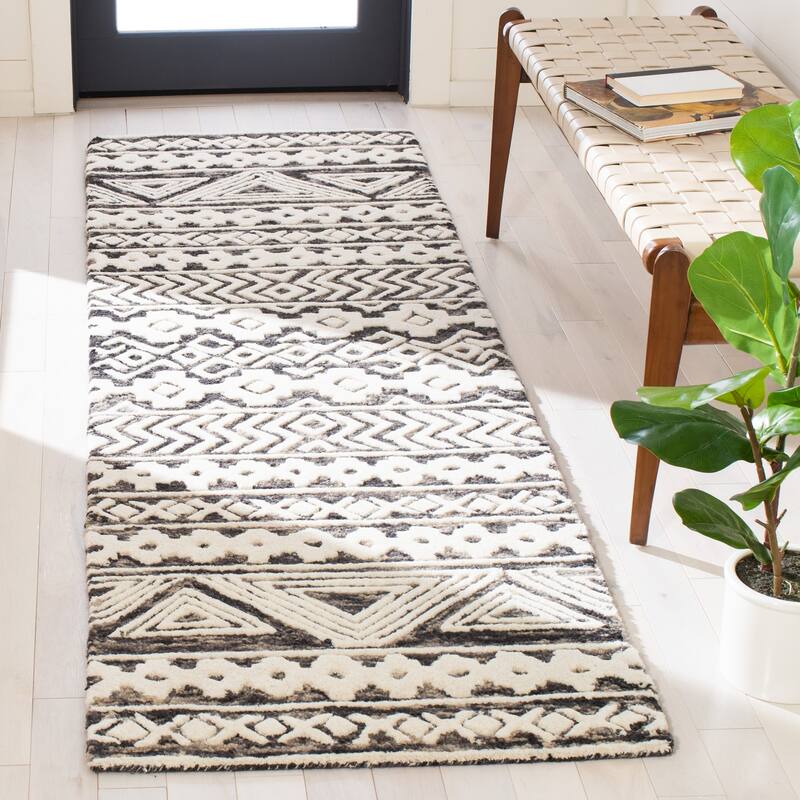SAFAVIEH Handmade Abstract Kama Modern Moroccan Wool Rug - 2'3" x 8' Runner - Ivory/Grey