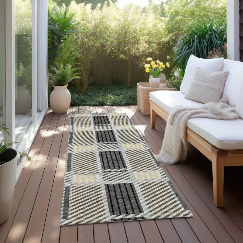 Machine Washable Indoor/ Outdoor Geometric Stripe Chantille Rug - Gray - 2'3" x 7'6"