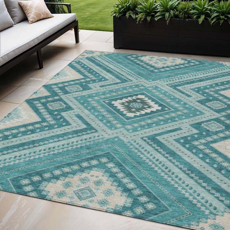 HomeRoots Tribal Transitional Rectangle Outdoor Rug - 5' X 8'