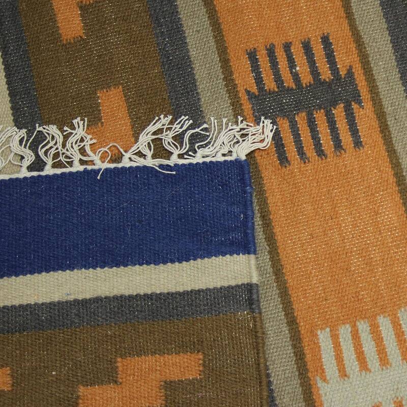 Handmade Village Horizon Wool dhurrie rug (India ) - Big