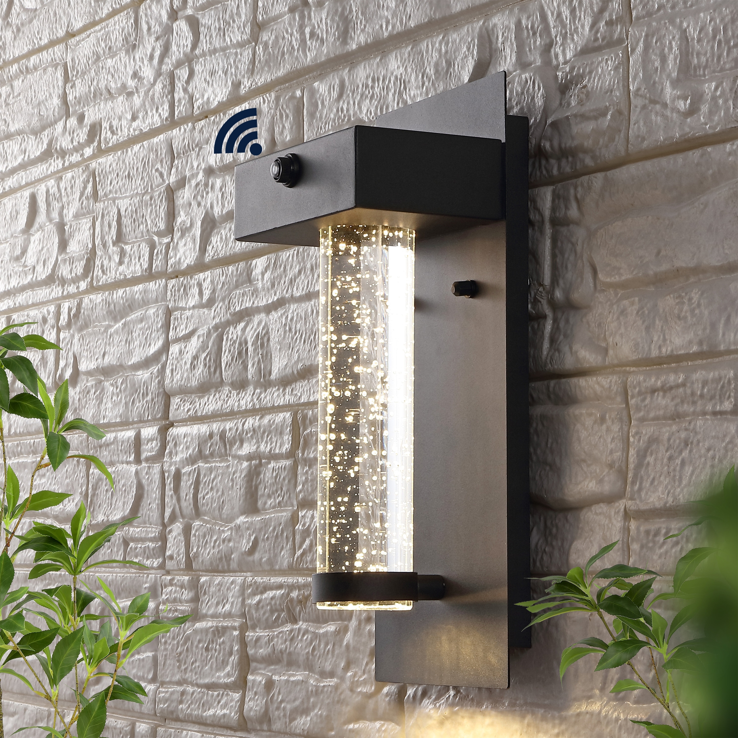 JONATHAN Y Juno 5.5" 1-Light Minimalist Iron/Seeded Glass with Dusk-to-Dawn Sensor Integrated LED Outdoor Sconce, Black - 5.5