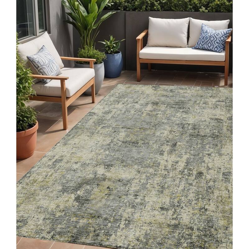 HomeRoots Abstract Transitional Rectangle Outdoor Rug - 5' X 8'