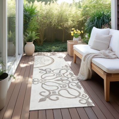 Machine Washable Indoor/ Outdoor Chantille Bold Medallion Rug