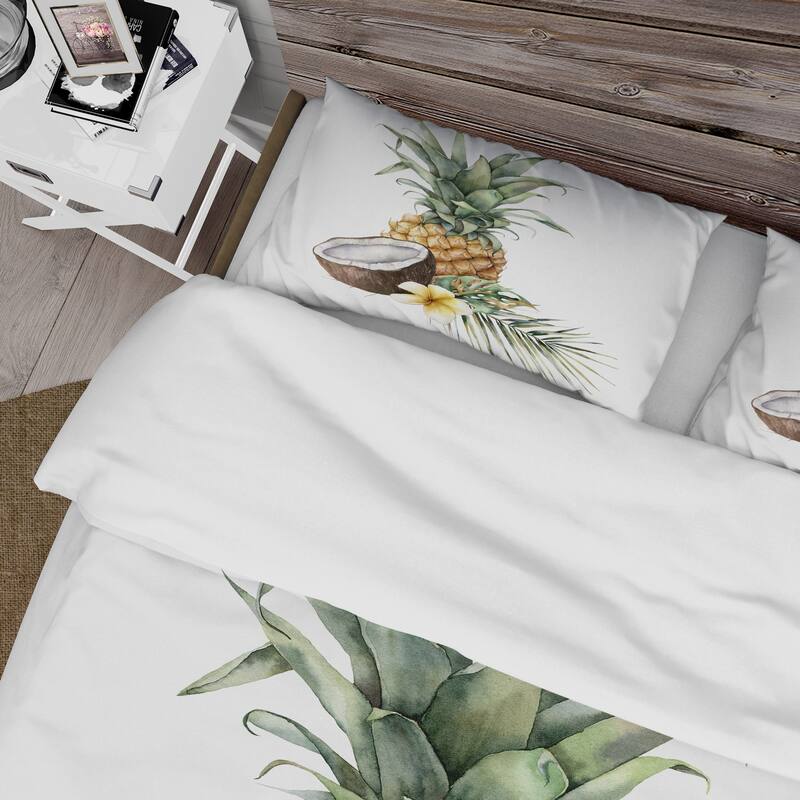 Designart 'Pineapple With Coconut Plumeria and Palm Leaves' Traditional Duvet Cover Set