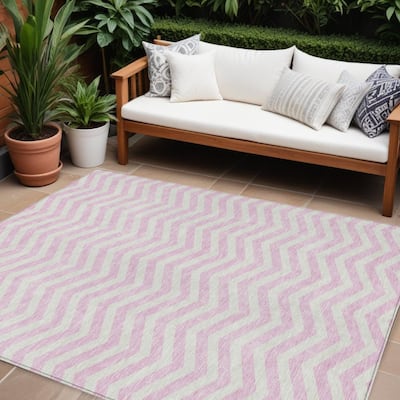 HomeRoots Chevron Transitional Rectangle Outdoor Rug