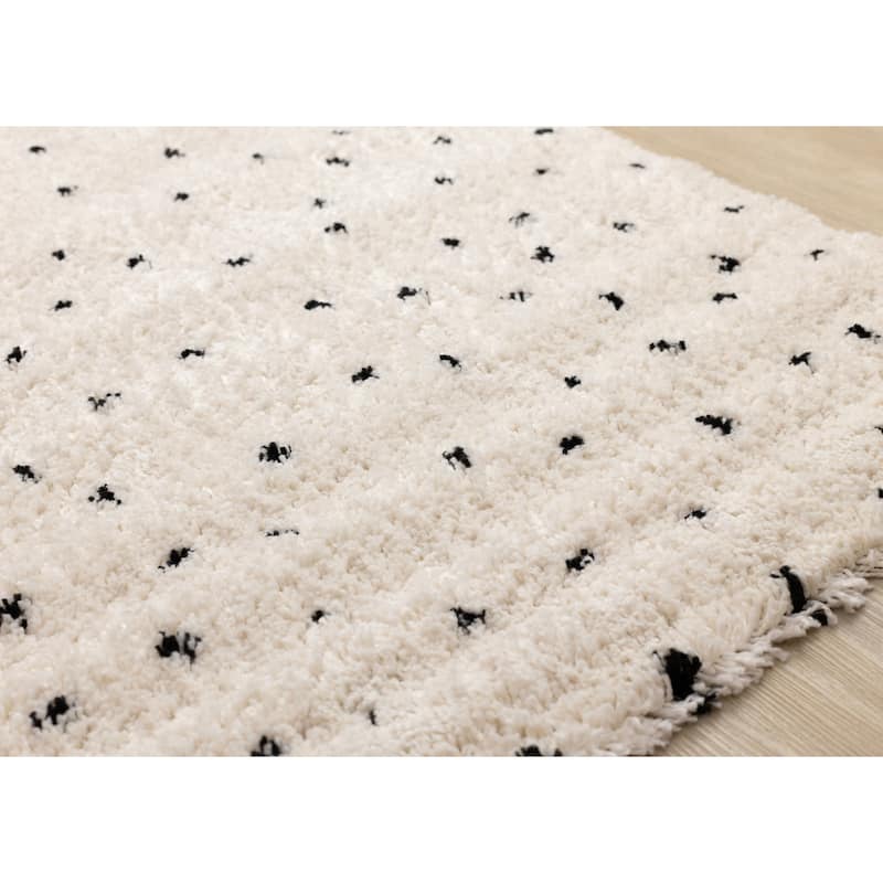 Cream Black Speckled Soft Shag Area Rug, 5'3" x 7'7"