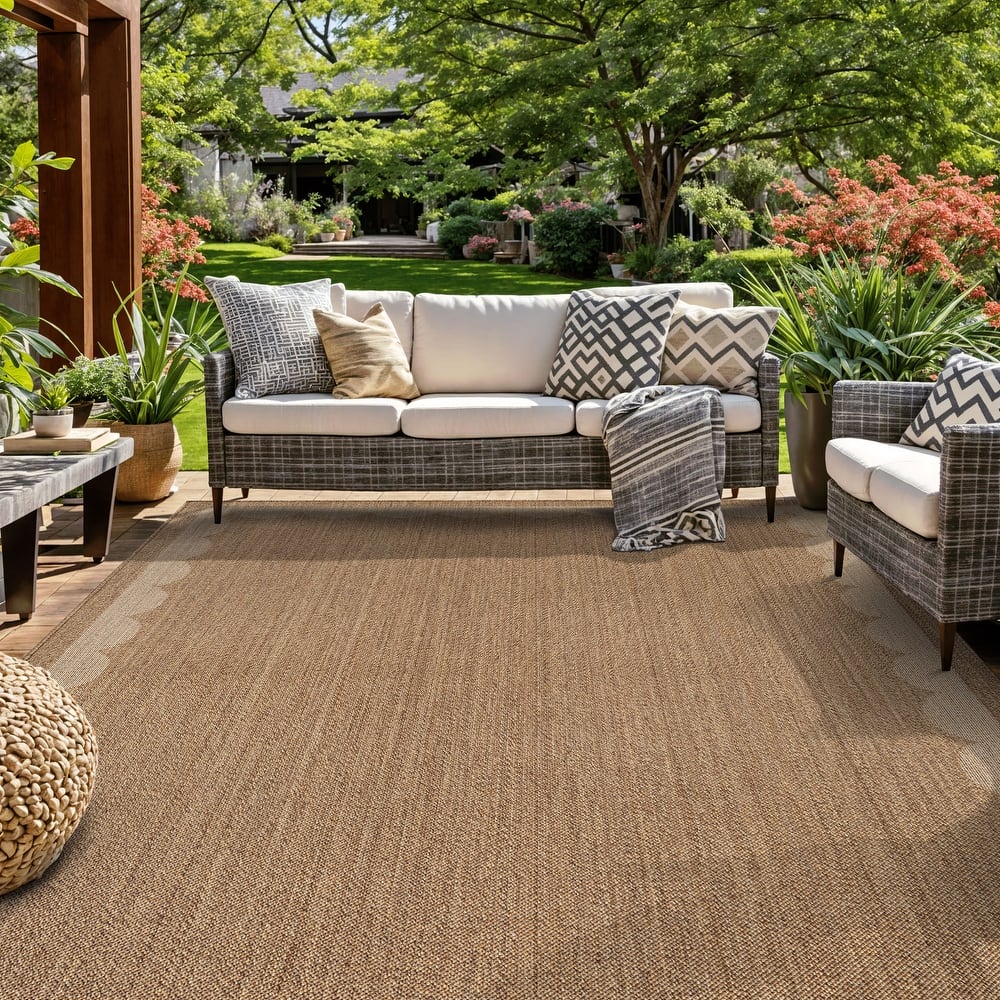 World Rug Gallery Scallop Border Indoor/Outdoor Flat Woven Area Rug