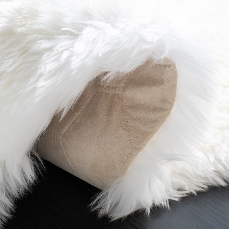 SAFAVIEH Handmade Sheepskin Aybek Genuine Pelt Rug