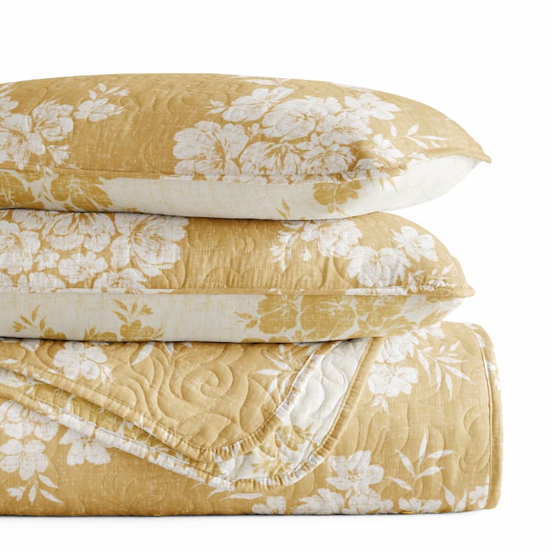 Becky Cameron All Season 3 Piece Distressed Bouquet Reversible Quilt Set