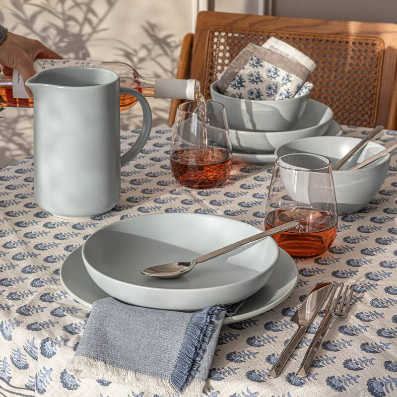 over&back Coupe Semi-Matte Stoneware Dinnerware Set