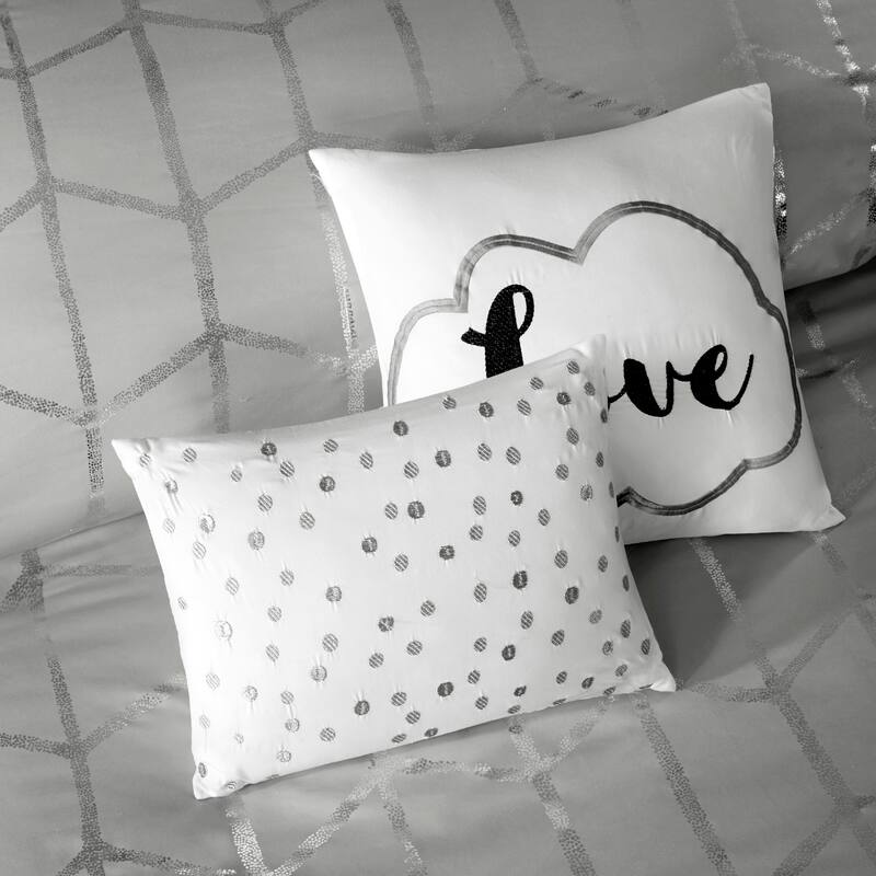 Intelligent Design Khloe Metallic Printed Duvet Cover Set