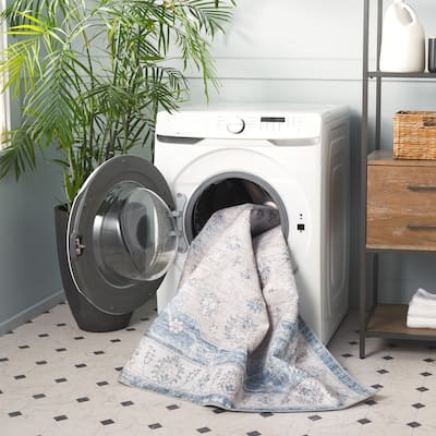 SAFAVIEH Arizona Sevtap Machine Washable Slip Resistant Rug