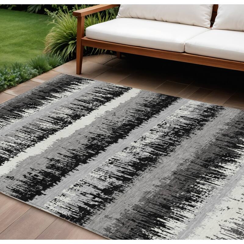 HomeRoots Striped Transitional Rectangle Outdoor Rug - 10' X 14'