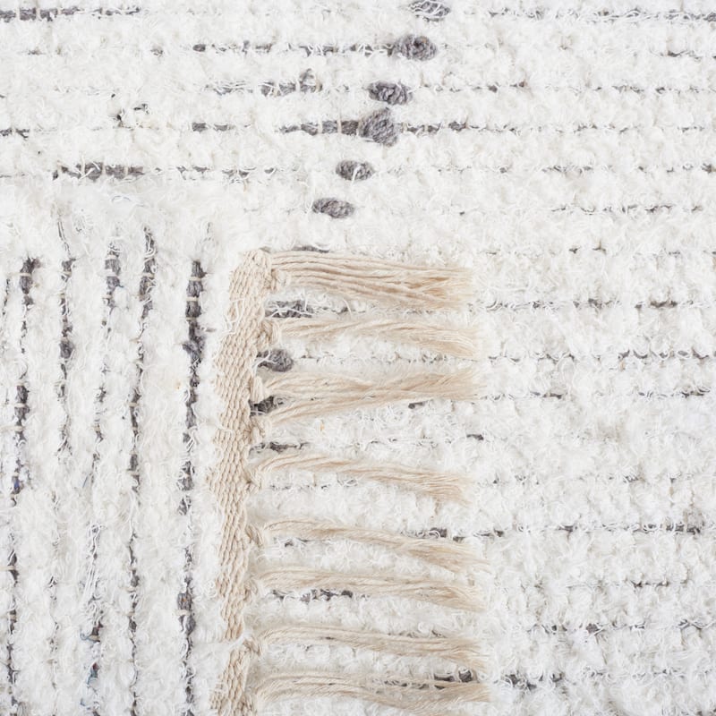 SAFAVIEH Handmade Casablanca Uljana Boho Cotton Fringe Rug