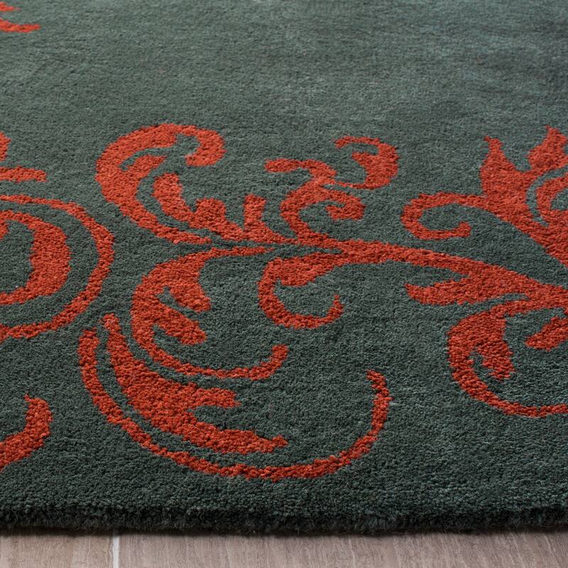 SAFAVIEH Handmade Bella Asime Modern Floral Wool Rug