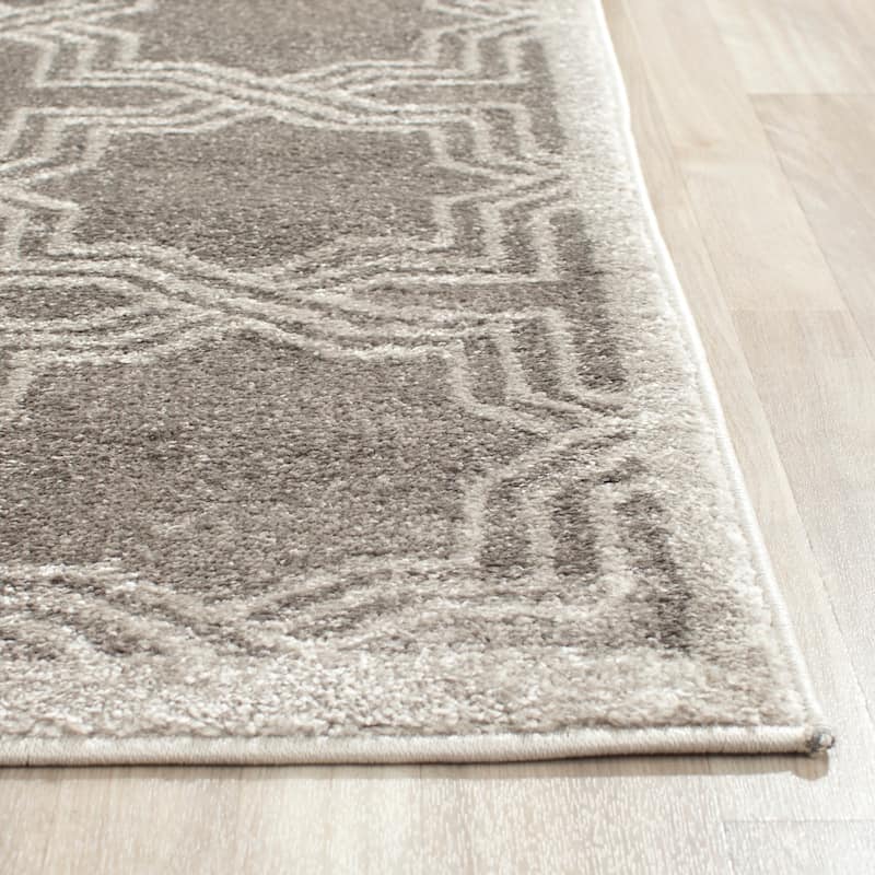 SAFAVIEH Amherst Irini Modern Rug