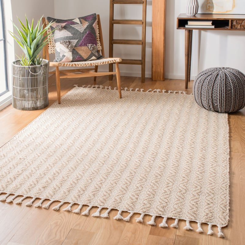 SAFAVIEH Handmade Natura Sejla Transitional Geometric Beige Wool Rug - 5' x 8' - Beige