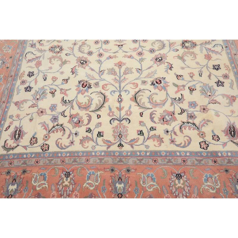 7'10''x9'10'' Hand Knotted Wool Ivory Kashaan Traditional Botanical Area Rug - 7' 10'' x 9' 10''