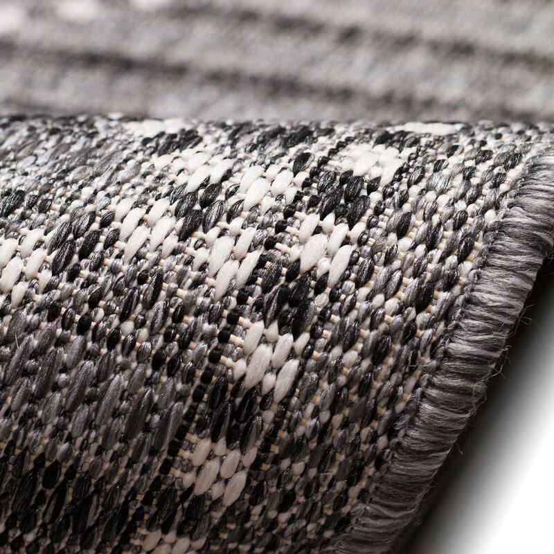 Liora Manne Malibu Checker Diamond Indoor/Outdoor Rug