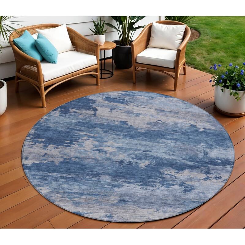 HomeRoots Abstract Transitional Rectangle Outdoor Rug - 8' Round