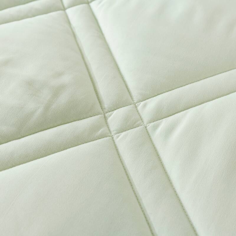 Double Diamond Down Alternative Comforter