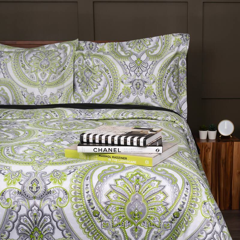 Vilano Plush All Seasons Pure Melody Paisley Down Alternative 3-piece Comforter