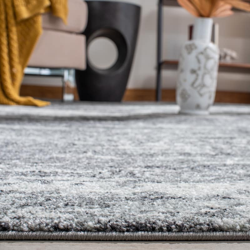 SAFAVIEH, Evoke Yukako Modern Abstract Distressed Rug