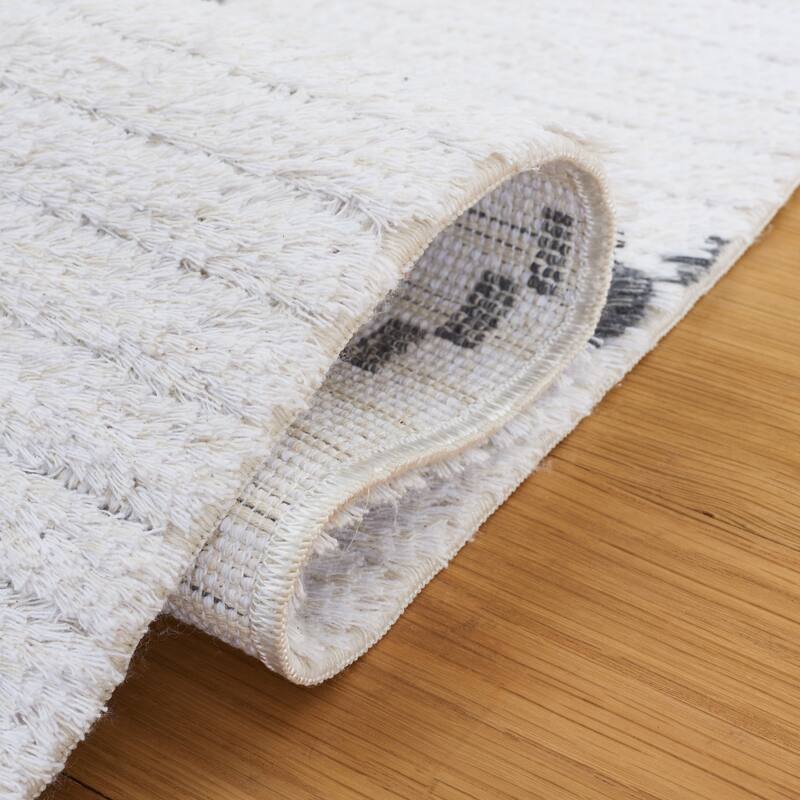 SAFAVIEH Augustine Kusum Boho Trellis Fringe Rug