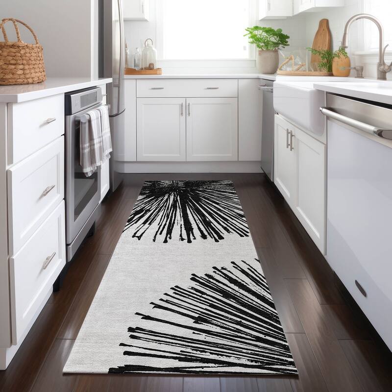 Machine Washable Indoor/ Outdoor Chantille Contemporary Burst Rug - Black - 2'3" x 7'6"