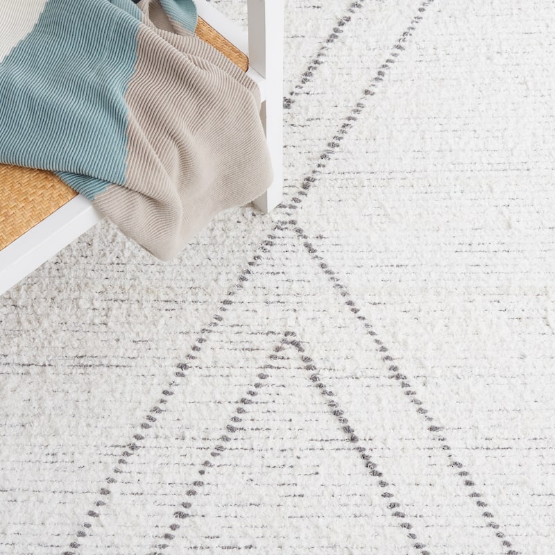 SAFAVIEH Handmade Casablanca Anela Boho Cotton Fringe Rug