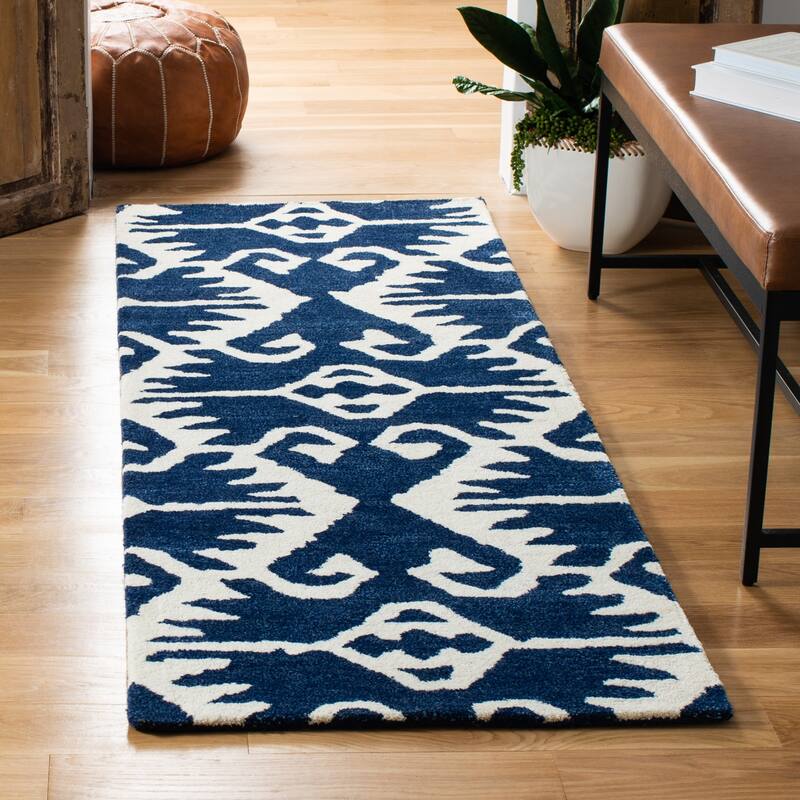 SAFAVIEH Handmade Wyndham Bekin Modern Wool Rug - 2'3" x 7' Runner - Royal Blue/Ivory
