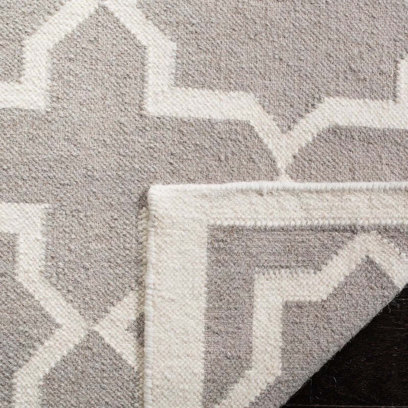 SAFAVIEH Handmade Flatweave Dhurries Cecchina Modern Moroccan Wool Rug
