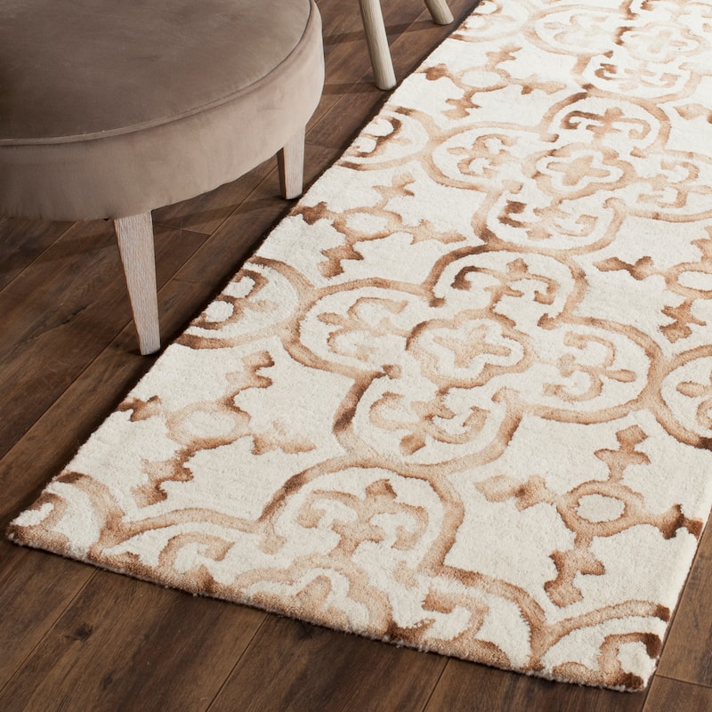 SAFAVIEH Handmade Dip Dye Reintraut Watercolor Vintage Boho Wool - 2' 3" x 12' - Ivory/Camel - Runner