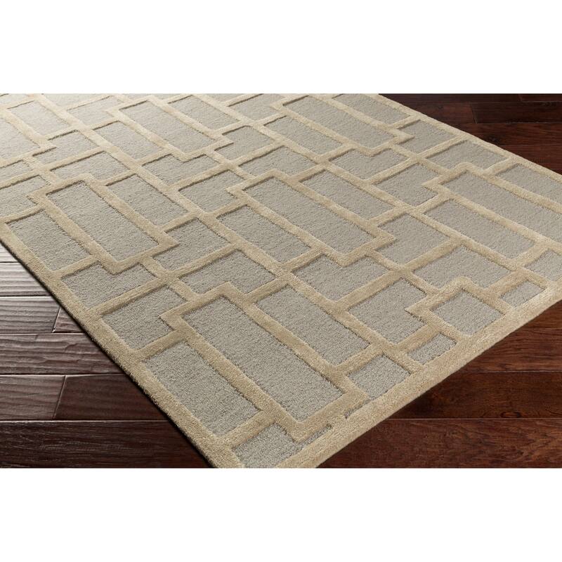 Hand-tufted Thaxted Geometric Wool Area Rug