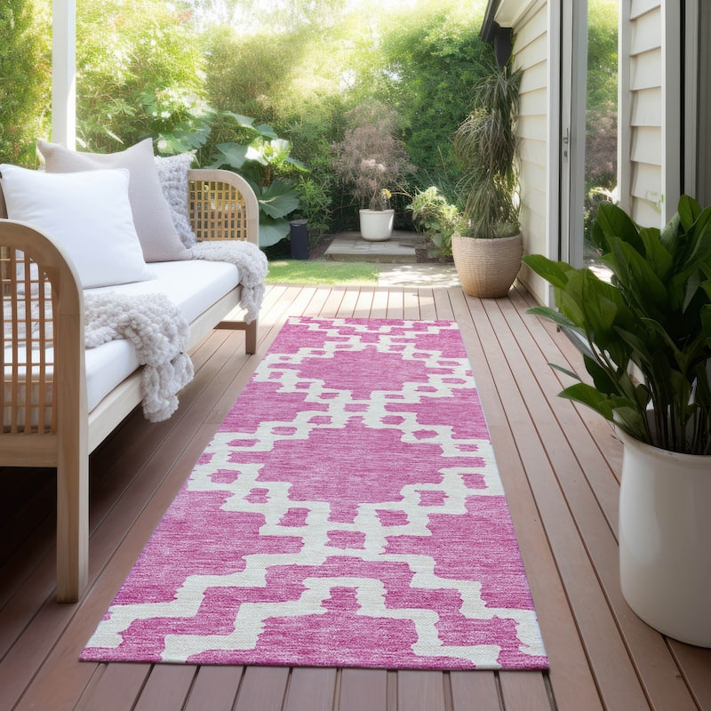 Machine Washable Indoor/ Outdoor Chantille Geo Trellis Rug - Blush - 2'3" x 7'6"