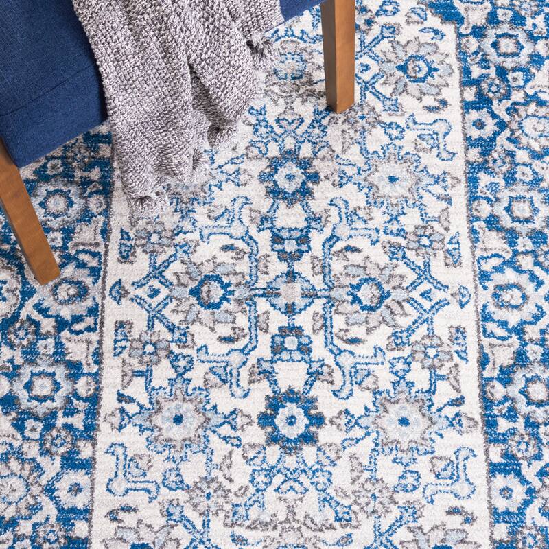 SAFAVIEH Toscana Arie Oriental Rug
