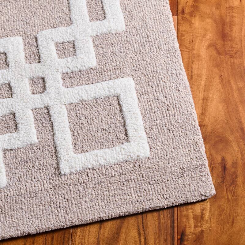 Martha Stewart by SAFAVIEH Handmade Fulgenzia Wool Rug