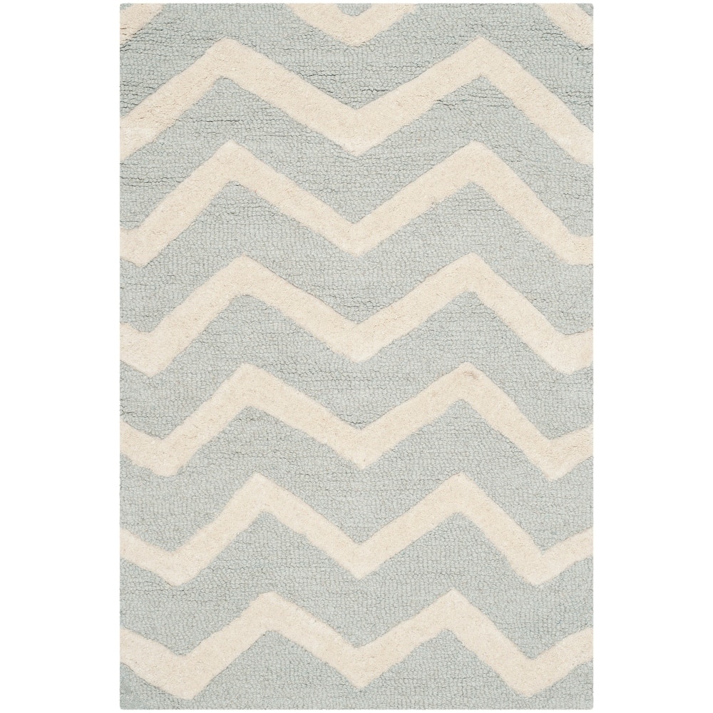 SAFAVIEH Handmade Cambridge Terttu Chevron Wool Rug