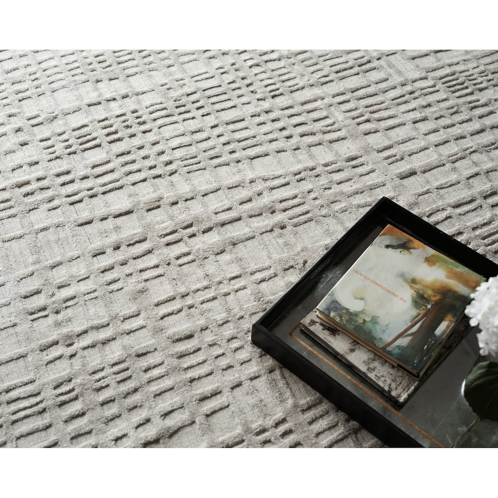 Exquisite Rugs Crescendo Handmade Handloomed Bamboo Silk Silver Area Rug