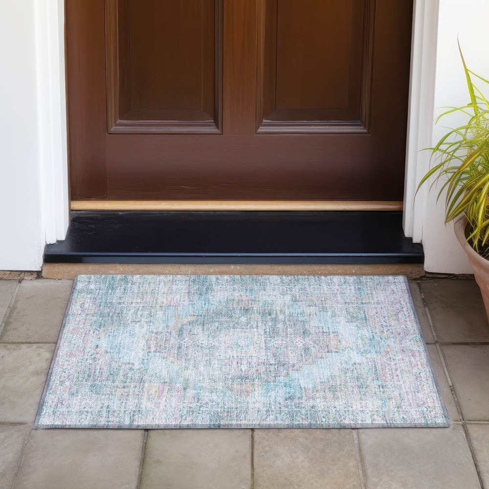 Machine Washable Indoor/Outdoor Traditional Global Chantille Rug