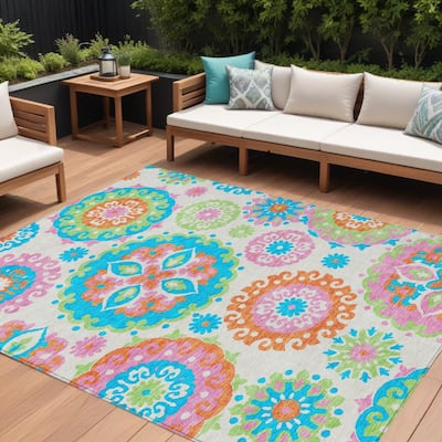 HomeRoots Floral Medallion Transitional Rectangle Outdoor Rug