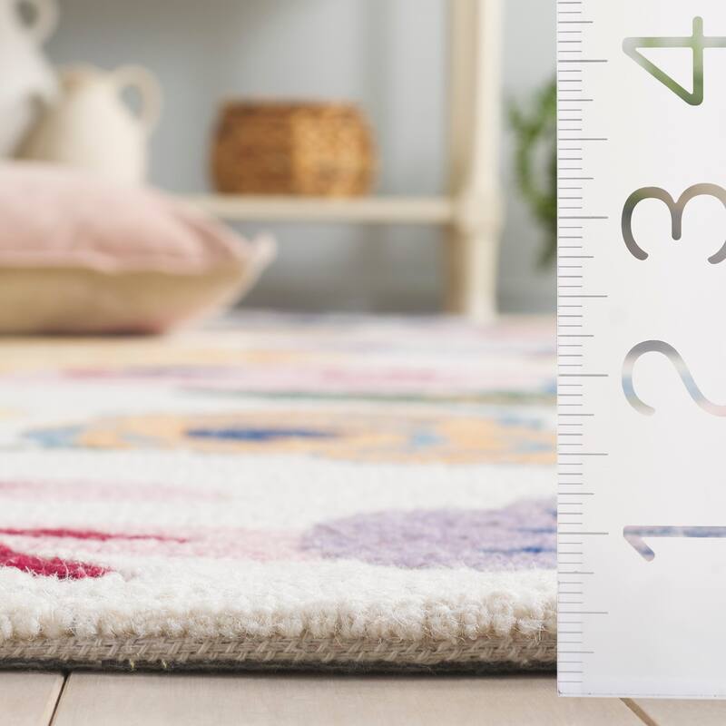 SAFAVIEH Handmade Jardin Massumah Floral Wool Rug
