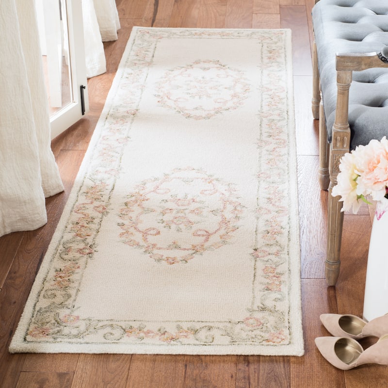 SAFAVIEH Handmade Aubusson Zavastia Traditional Oriental Wool Rug - 2'3" x 10' Runner - Ivory/Pink