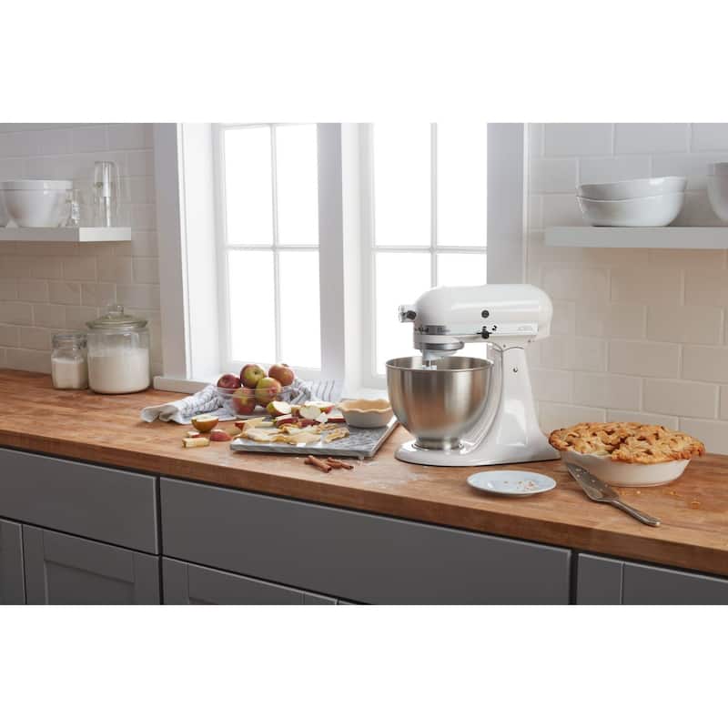 KitchenAid 4.5-quart Classic Tilt-head Stand Mixer
