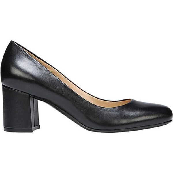 naturalizer whitney pump black
