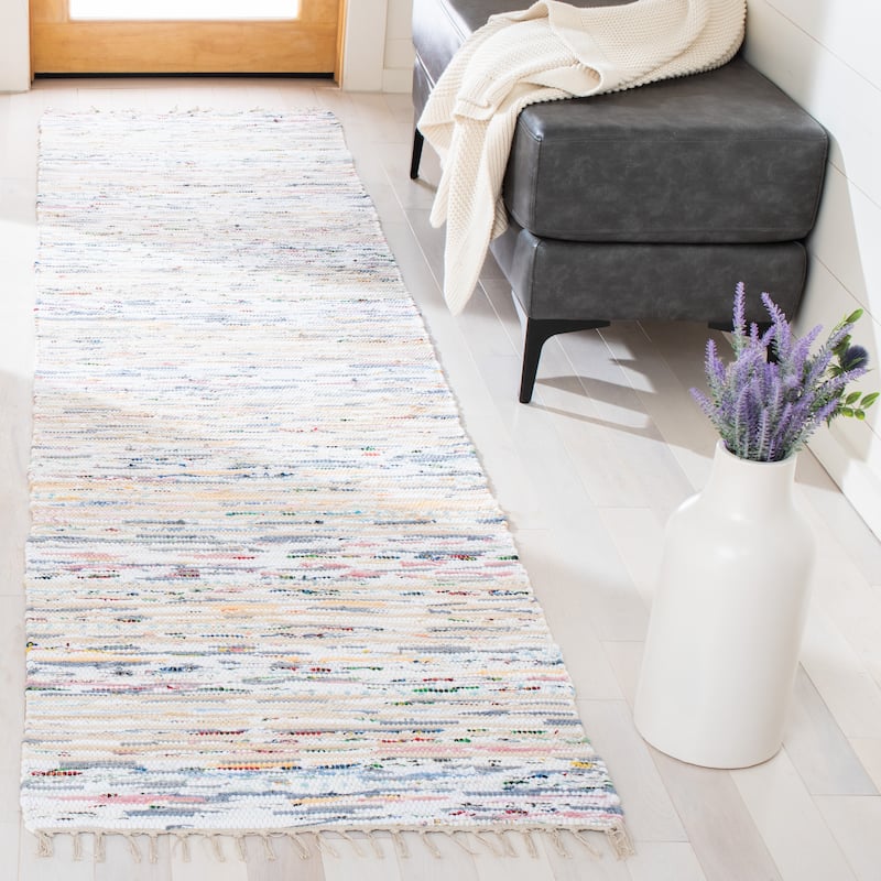 SAFAVIEH Handmade Montauk Miranta Fringe Rug - 2'3" x 9' Runner - Beige/Ivory