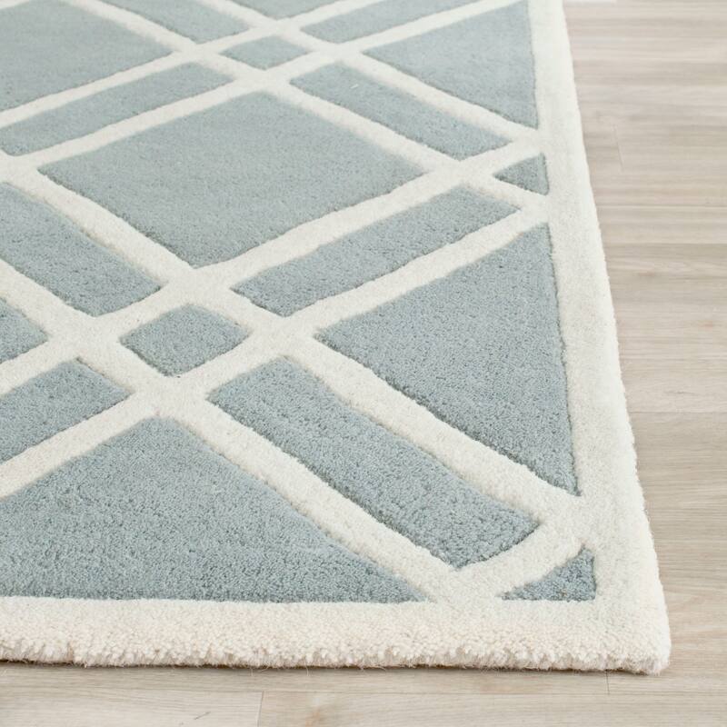 SAFAVIEH Handmade Chatham Geronda Modern Moroccan Wool Rug